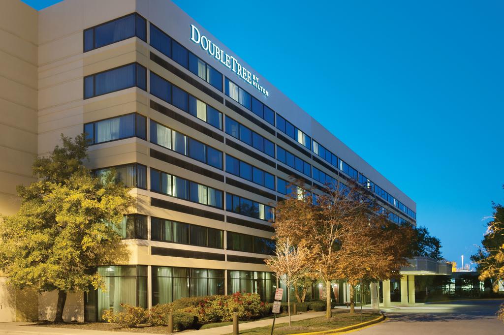 DoubleTree by Hilton Chicago - Schaumburg - Tap to explore photos