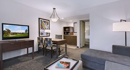 Embassy Suites by Hilton Palm Desert Room Type - 2 QUEEN EXECUTIVE NONSMOK