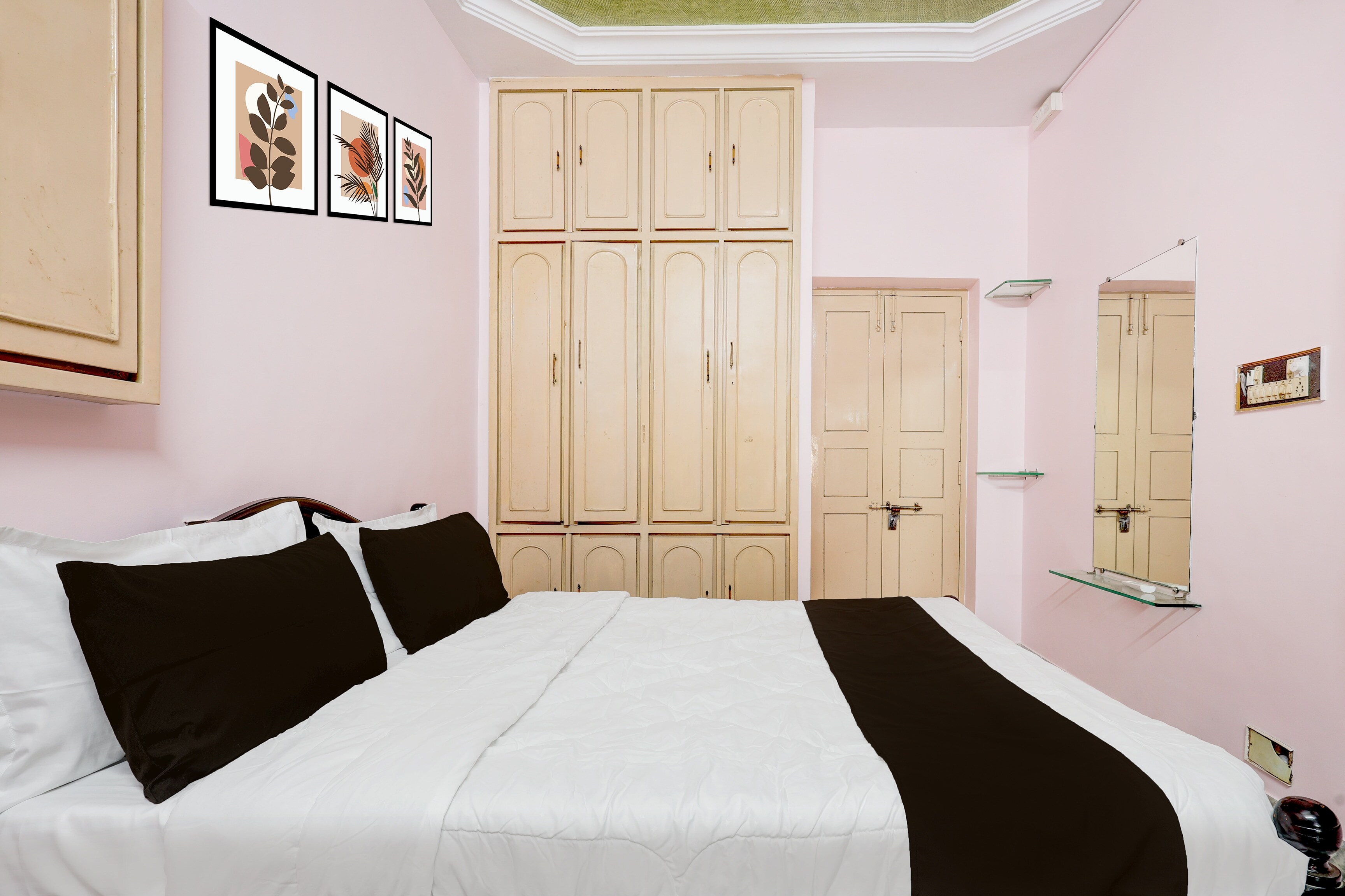 OYO Hotel O Buckingham Canal Vijayawada - Tap to explore photos
