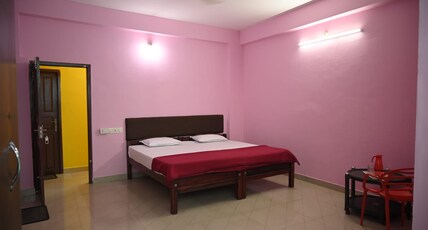 HI-WAY RESIDENCY Room Type - double bed non ac