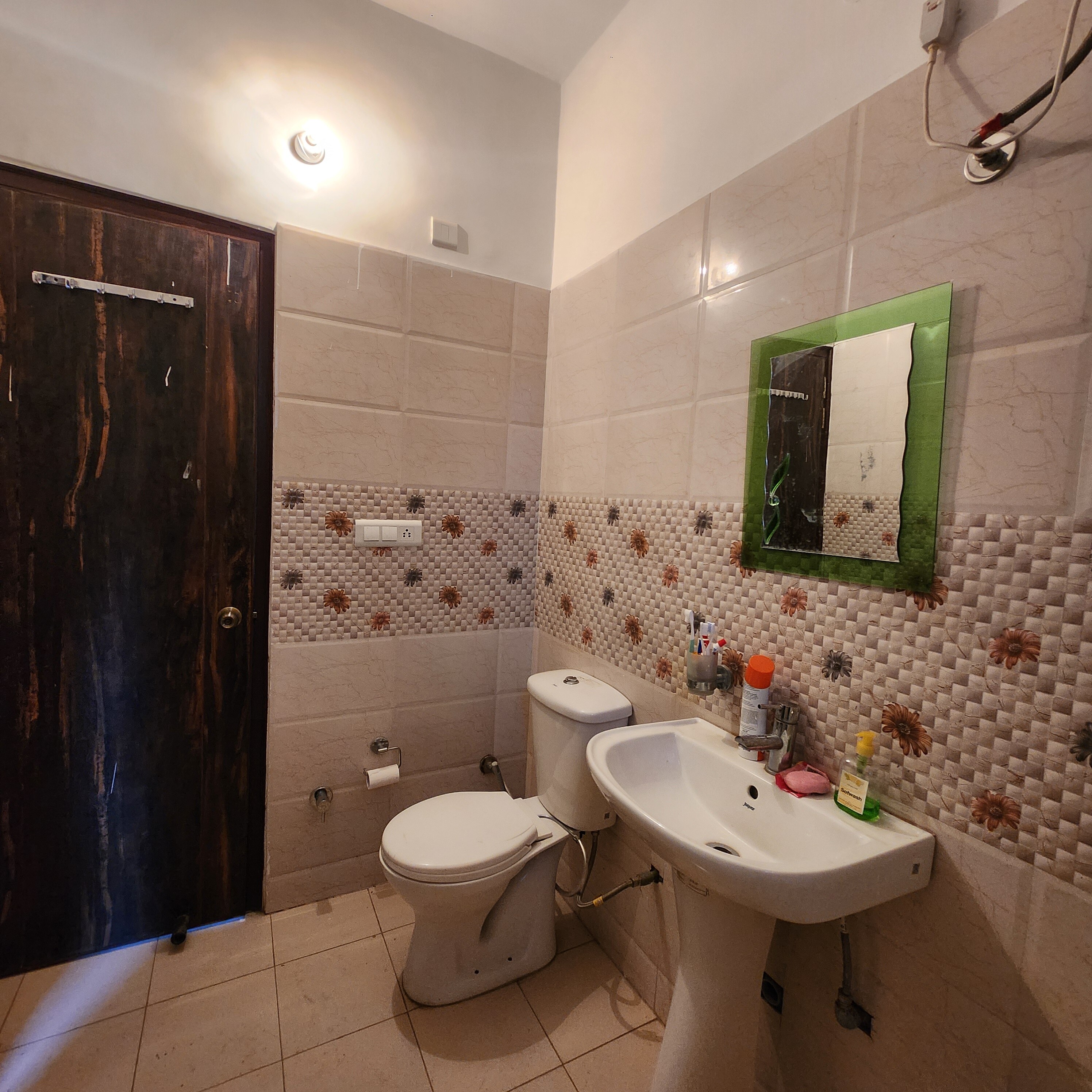 3 BR | Valley View | Breakfst - Tap to explore photos