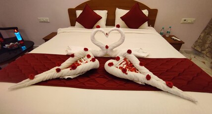 Sharma Jee Farmhouse Room Type - Luxury Suite