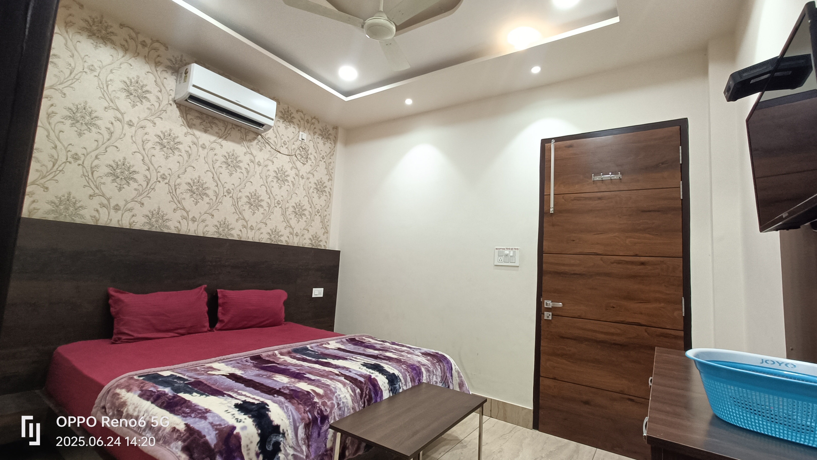 MI Rooms - Tap to explore photos