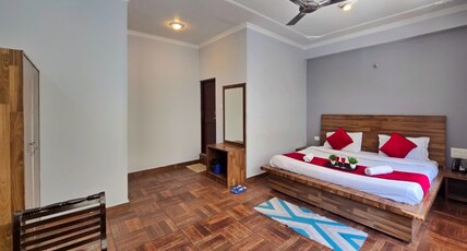 Hotel City Gold - Hotel Near Cricket Stadium Room Type - Deluxe Room Front