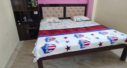 Ansh Paying Guest House VNS Room Type - Double Bed Ac Room With King Size Bed
