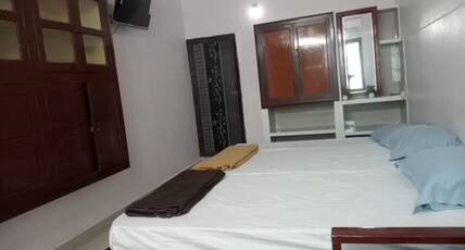 SRI MAHALAKSHMI GUEST HOUSE Room Type - NON AC Deluxe Room