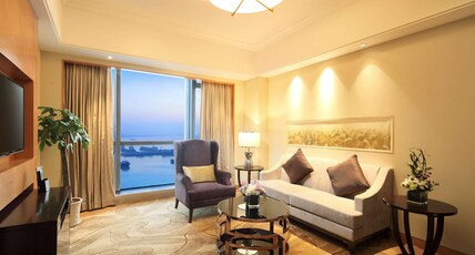 DoubleTree by Hilton Hotel Wuhu Room Type - DELUXE ONE BEDROOM SUITE