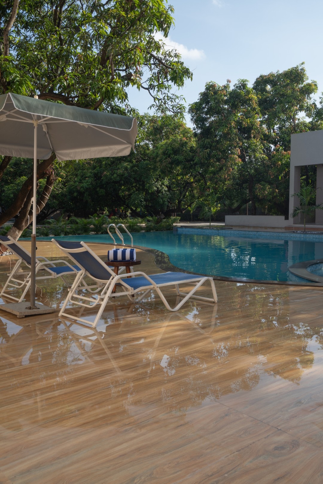 Gir Aatithya Clarks Inn - Tap to explore photos