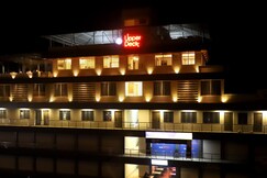 Hotel Upper Deck