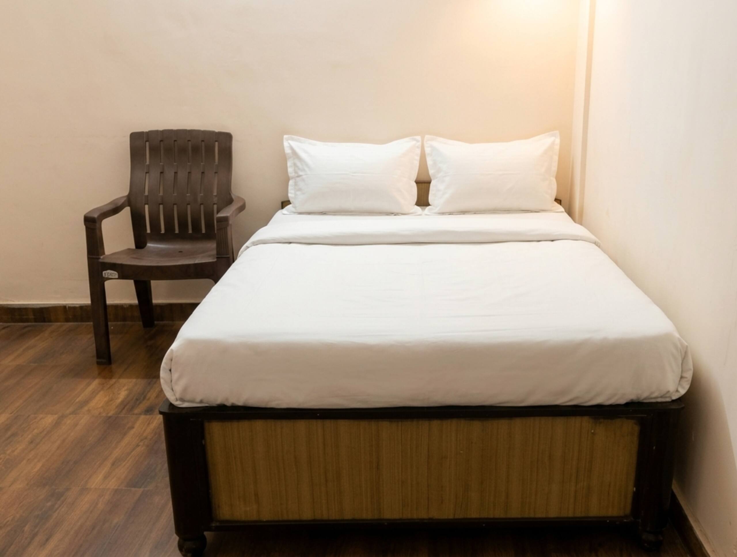 Cozy 2BHK Home Walkable to Narmada Mandir - Tap to explore photos