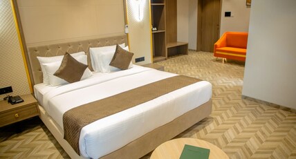 Narayani Executive Room Type - Suite Room