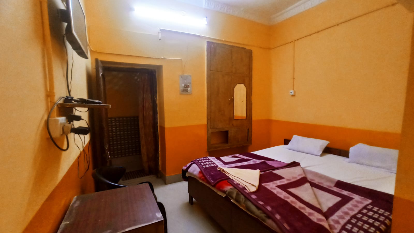 Hotel Bhagwan - Tap to explore photos