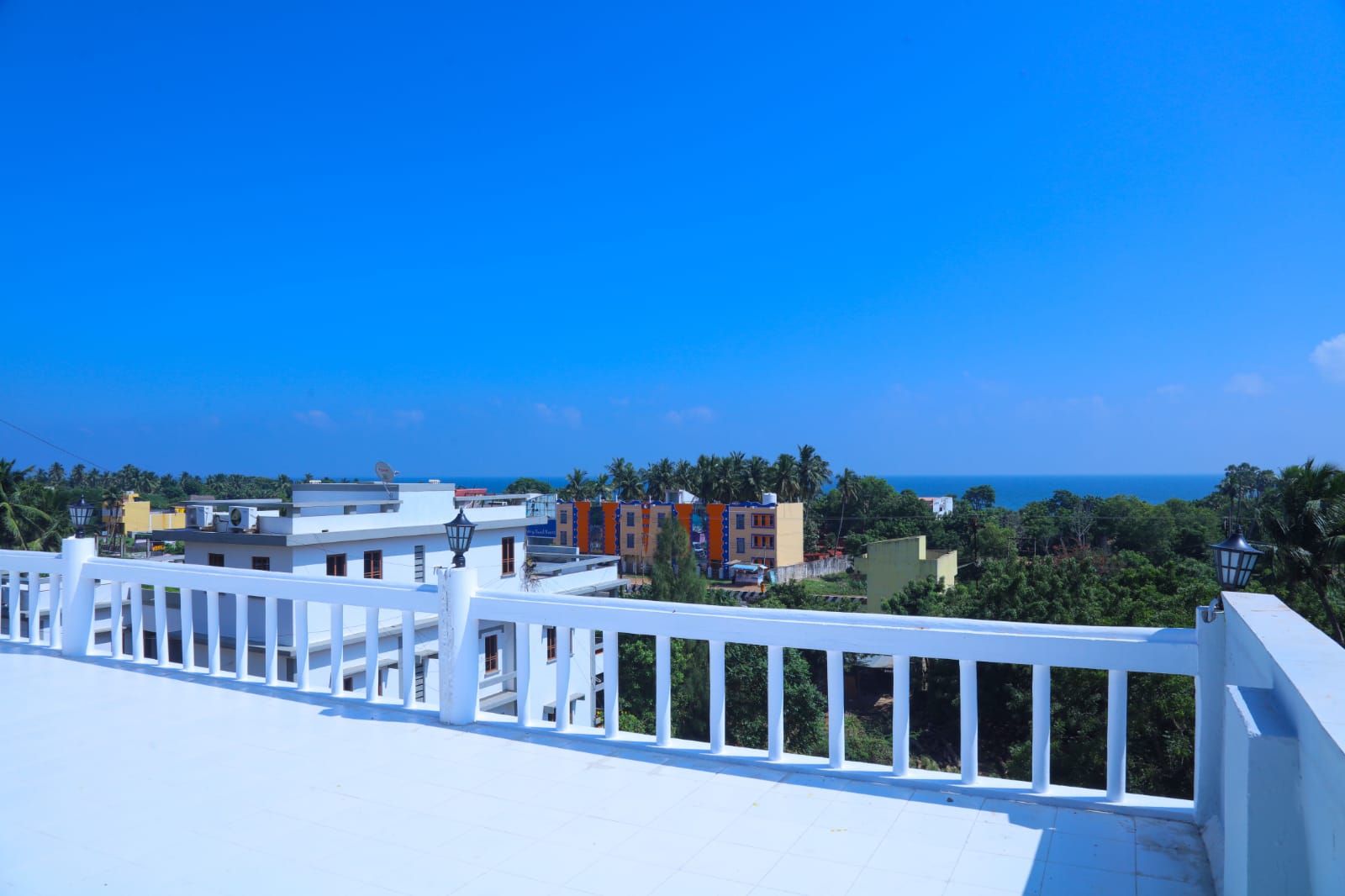 Le Poshe Beachview - TIE Hotels & Resorts - Tap to explore photos