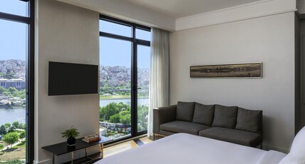 Movenpick Hotel Istanbul Golden Horn Room Type - Junior Suite King Sea View
