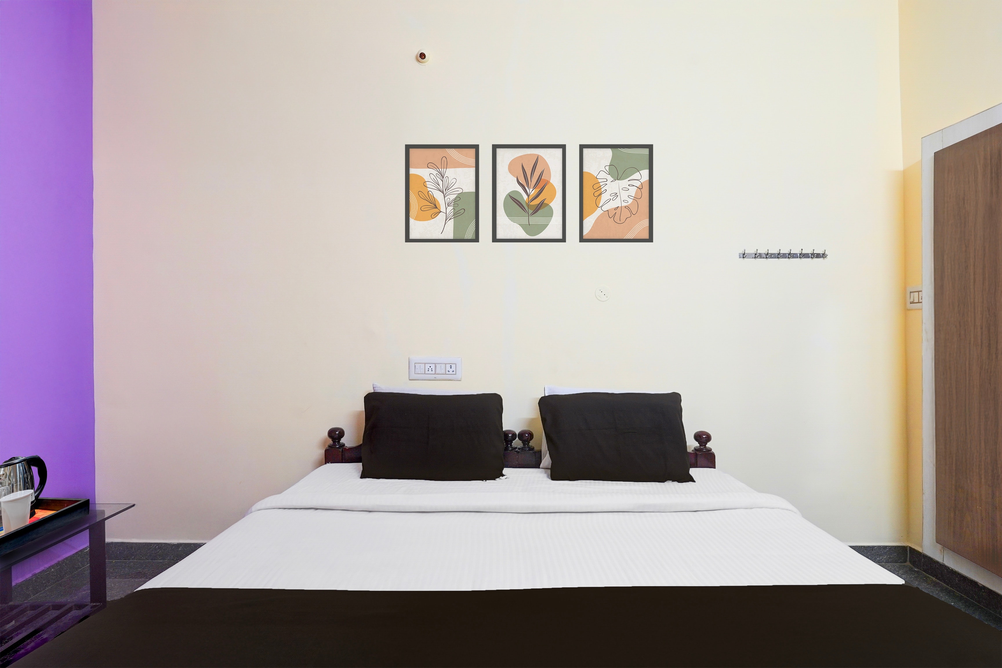 Hotel O Poigai Near Airport - Tap to explore photos