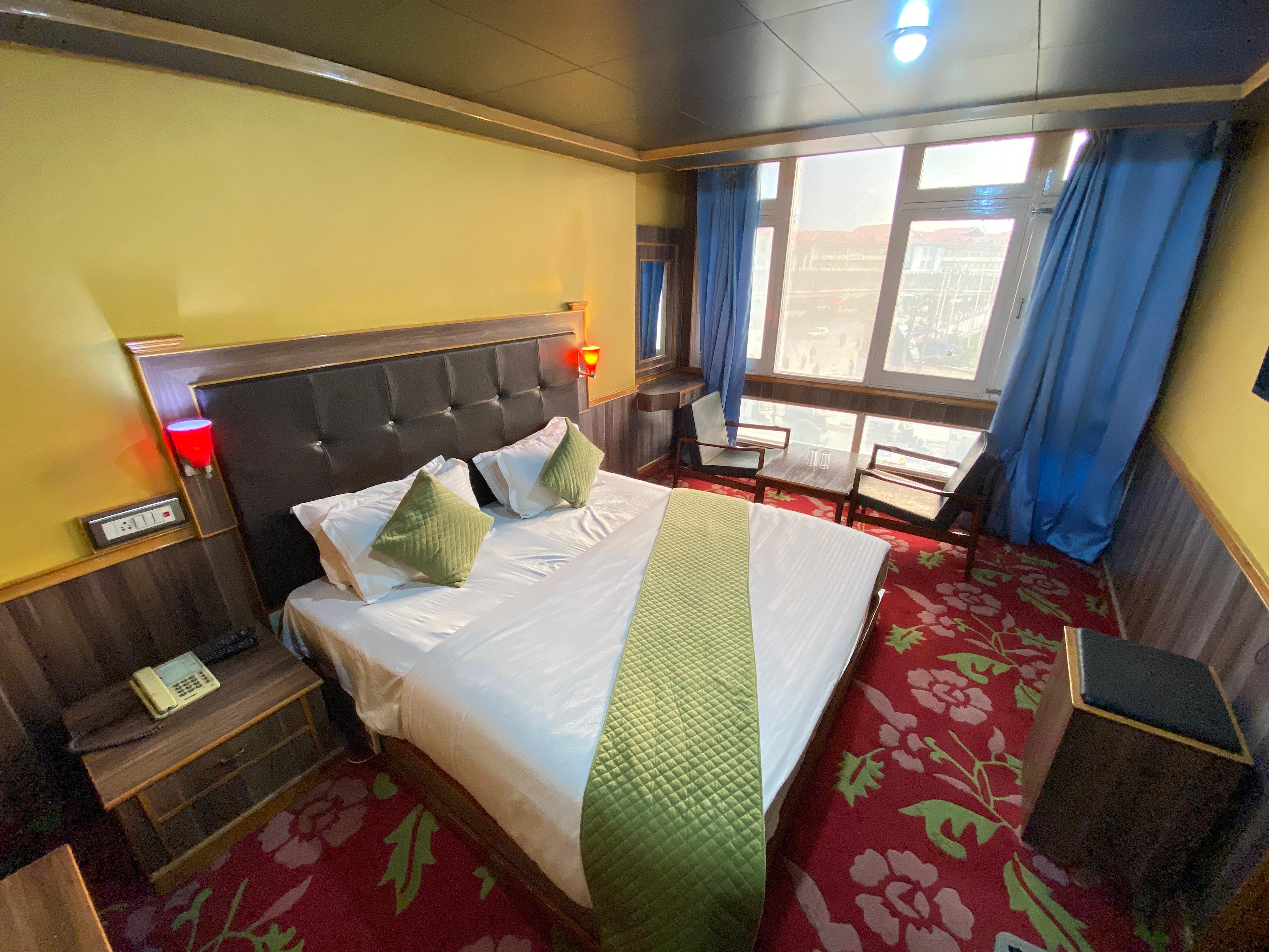 Hotel Jehangir, Srinagar - Tap to explore photos