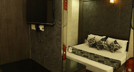 HOTEL NEW GOLDEN PALACE Room Type - Superior King Room