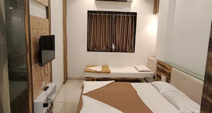 Kirti Yatri Niwas Room Type - Standard Non AC
