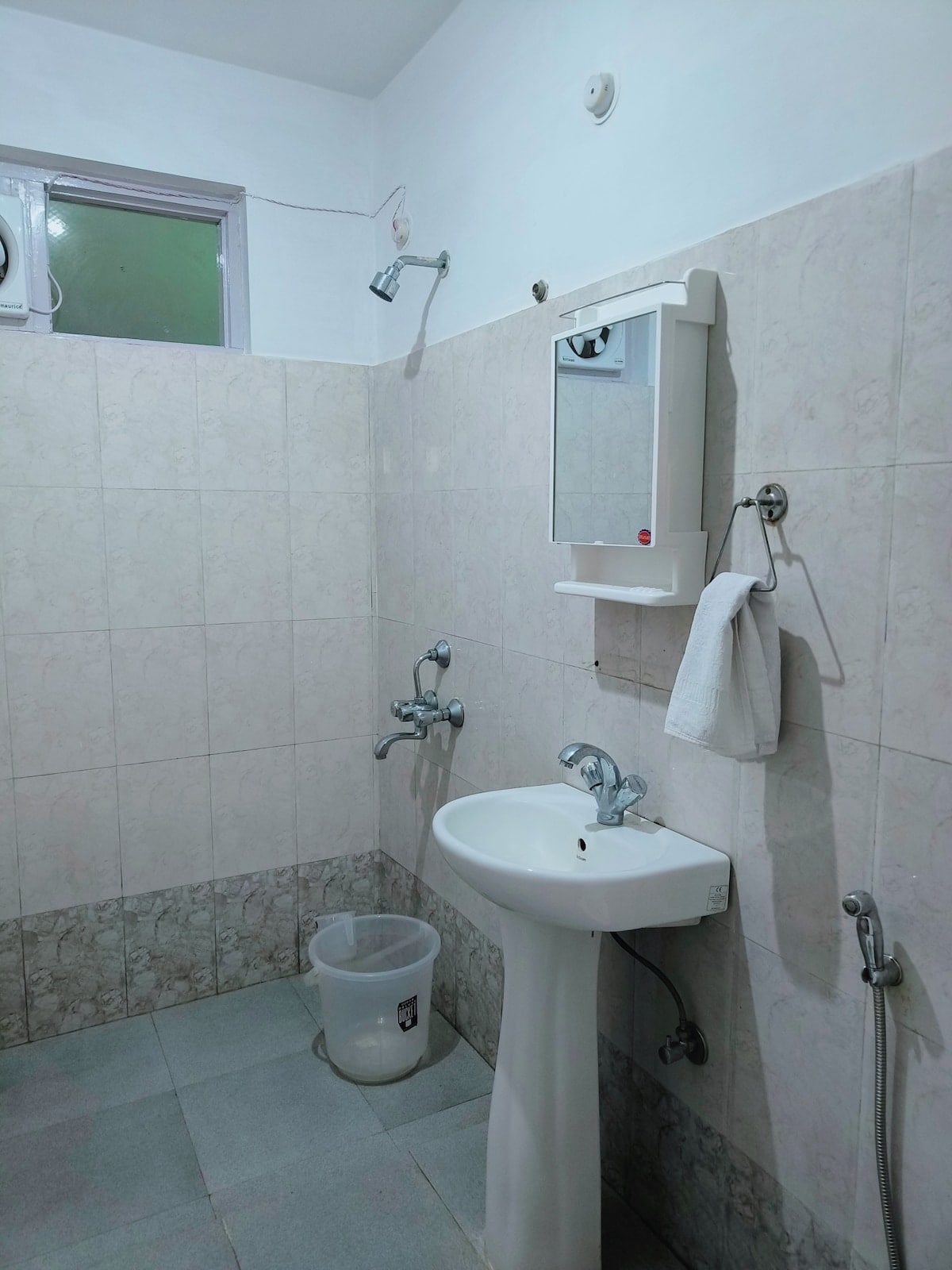 Eco Homes Standard Room 2 - Tap to explore photos