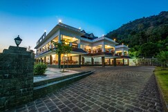 StayVista | Springhills Villa & Ayurvedic Spa