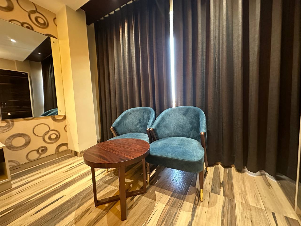 Hotel Hardik Palacio - Tap to explore photos