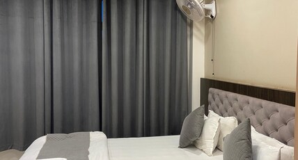 HOTEL RAVI AND SHASHI Room Type - Executive Room - AC