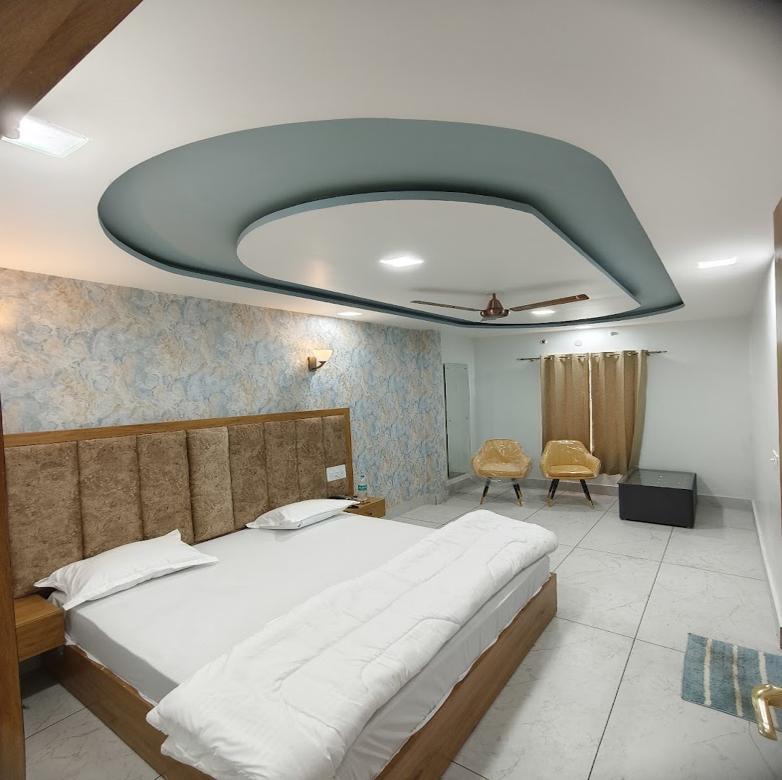 Hotel Orbit - Tap to explore photos