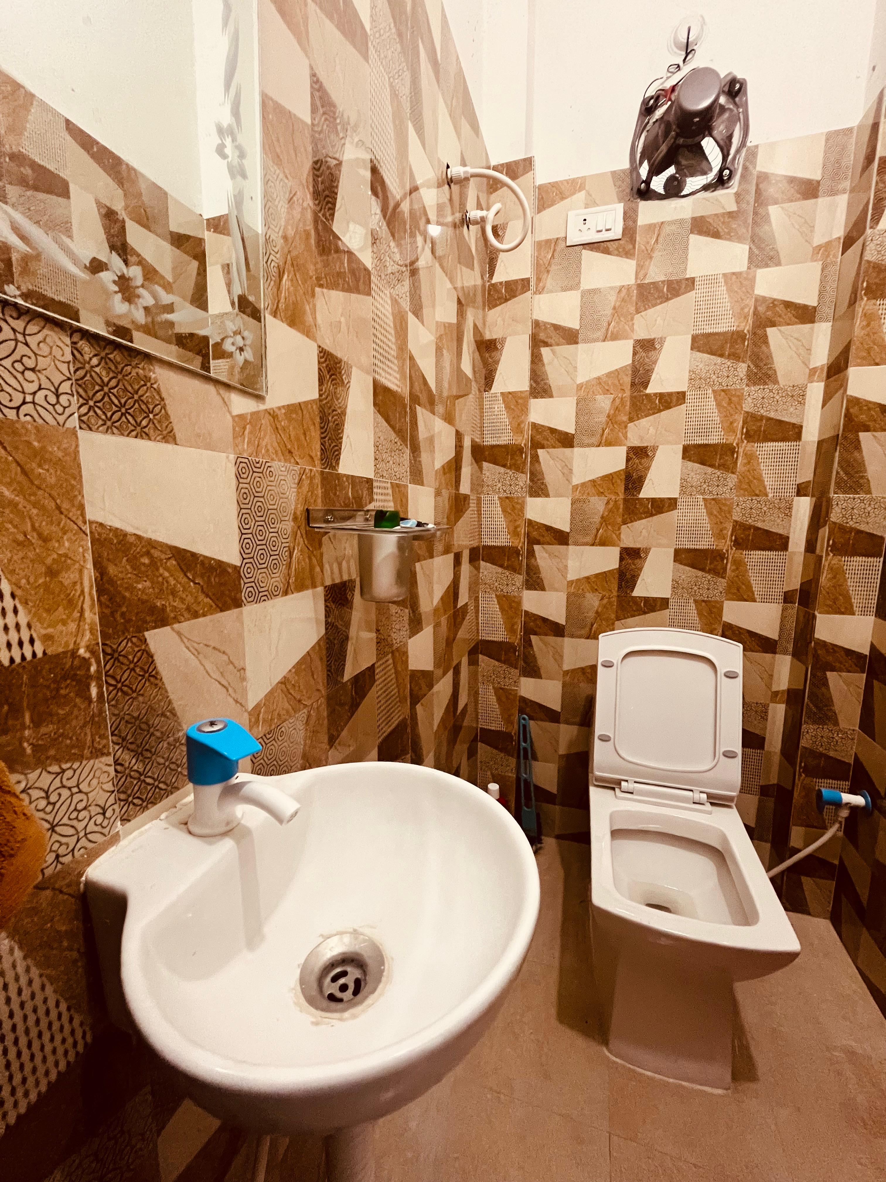 Hari PG House| A Premium Budget Stay - Tap to explore photos