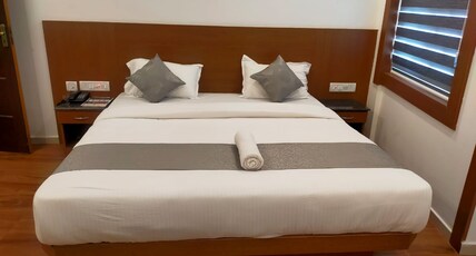 Suroor Residency Room Type - Deluxe Room With Balcony