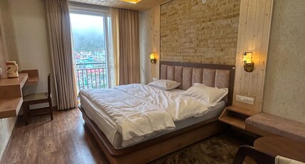 Hotel Vimukti Room Type - Premium  Neelkanth view room with balcony- 2