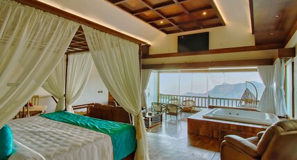 Chandys Drizzle Drops- Munnar Top Station Room Type - Royal Suite