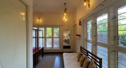 Arabica. Home stay 5 Rooms in Coorg Peaceful Room Type - Teak wood room