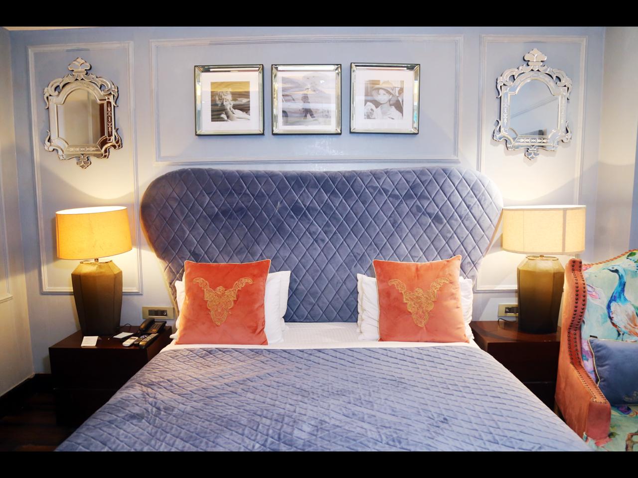 Cotts Villa - Tap to explore photos