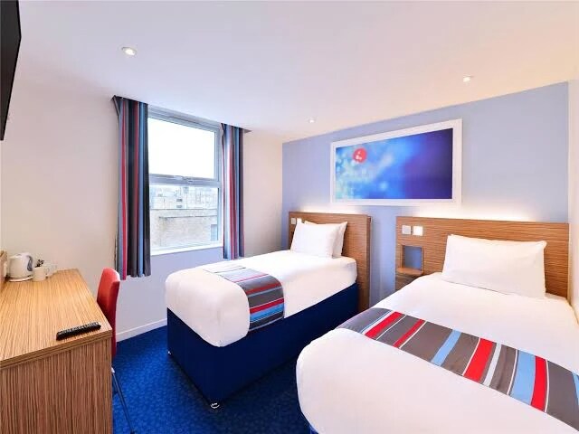 Travelodge London Central Farringdon - Tap to explore photos