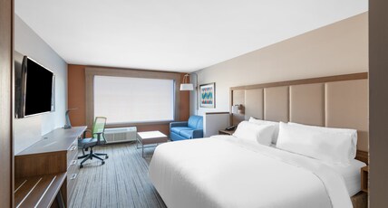 Holiday Inn Express & Suites Phoenix - Airport North Room Type - 1 King Suite Mobility Accessible Roll in Shower