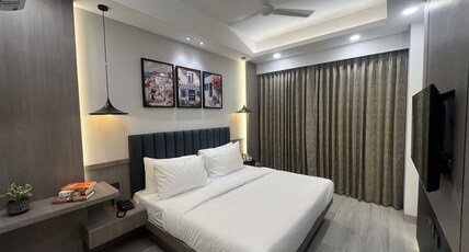 Saltstayz Premier Millenium City Centre Room Type - Deluxe Room with Private Balcony