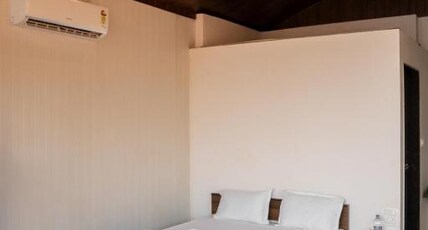 Jungle Spring Resort Room Type - Deluxe Room with Lake View