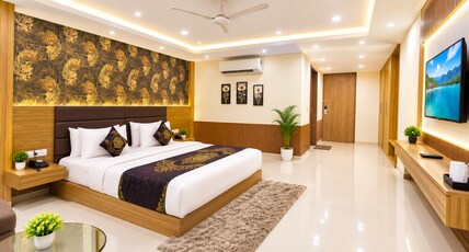 Hotel D' Capitol - Delhi Airport Room Type - Superior King Room Hotel D' Capitol - Delhi Airport Room Type - Superior King Room