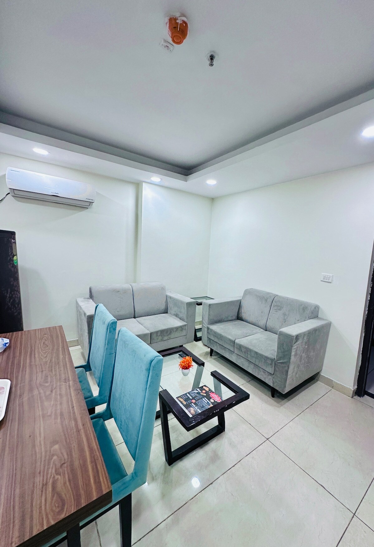 1Bhk Flat with Balcony in Zirakpur - Tap to explore photos