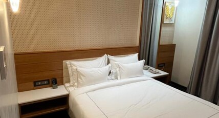 Roi Retreat Room Type - PREMIUM ROOM