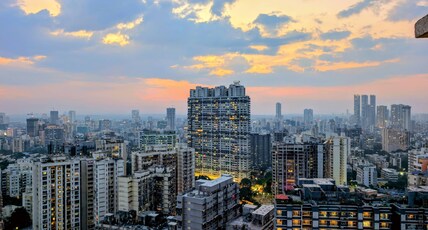 It s Sky High 33rd Floor Blue Suite City Views Room Type - It s Sky High 33rd Floor Blue Suite City Views