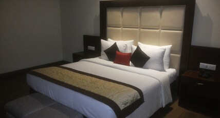 Hotel Amber Residency Room Type - Deluxe Room