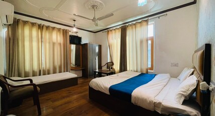 Hotel Dal Nights Room Type - Common Room with Air Conditioning