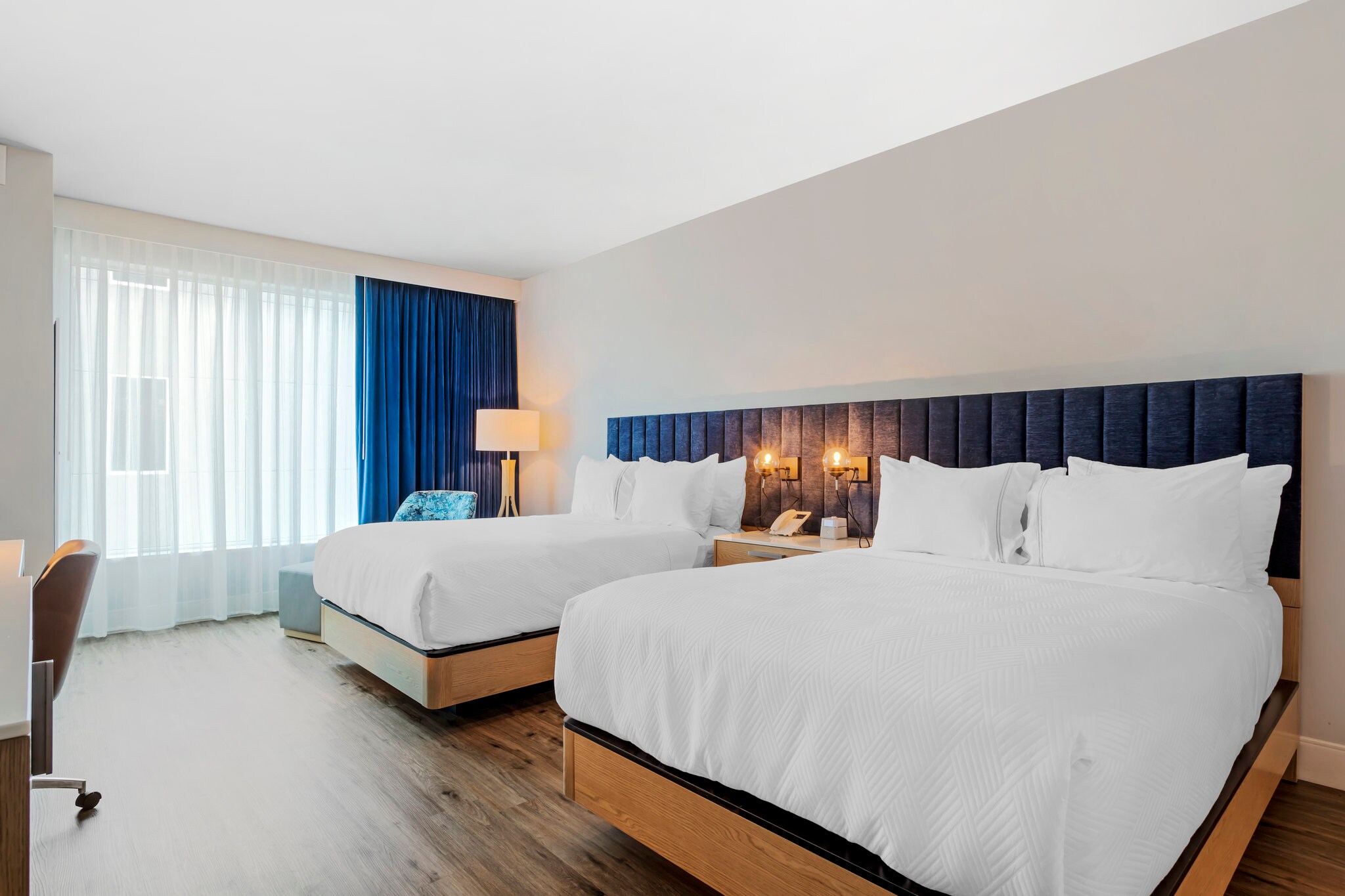 EVEN Hotel WACO - UNIVERSITY AREA - Tap to explore photos