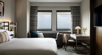 InterContinental Hotels SAN ANTONIO RIVERWALK Room Type - 1 King Premium City View