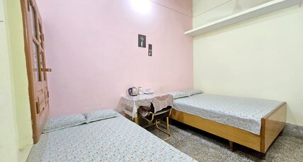Shanker Bhawan Homestay Room Type - Deluxe Double Bedroom 2 Shanker Bhawan Homestay Room Type - Deluxe Double Bedroom 2