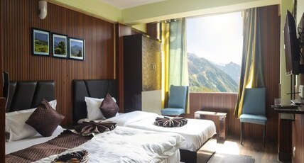 Two Leaves Hotel & Restaurant Room Type - Delux Triple - EP X 2