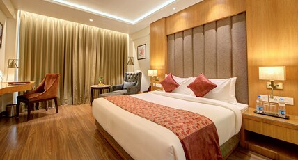 Best Western Plus REVANTA Room Type - 1 King Bed, Non-Smoking, Deluxe Room, Balcony, Valley View