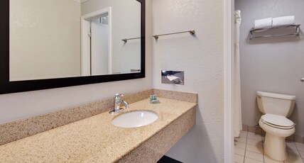 Best Western Clermont Room Type - 2 Double Beds, Non-Smoking, Microwave And Refrigerator, Work Desk, Wi-Fi, Full Breakfast