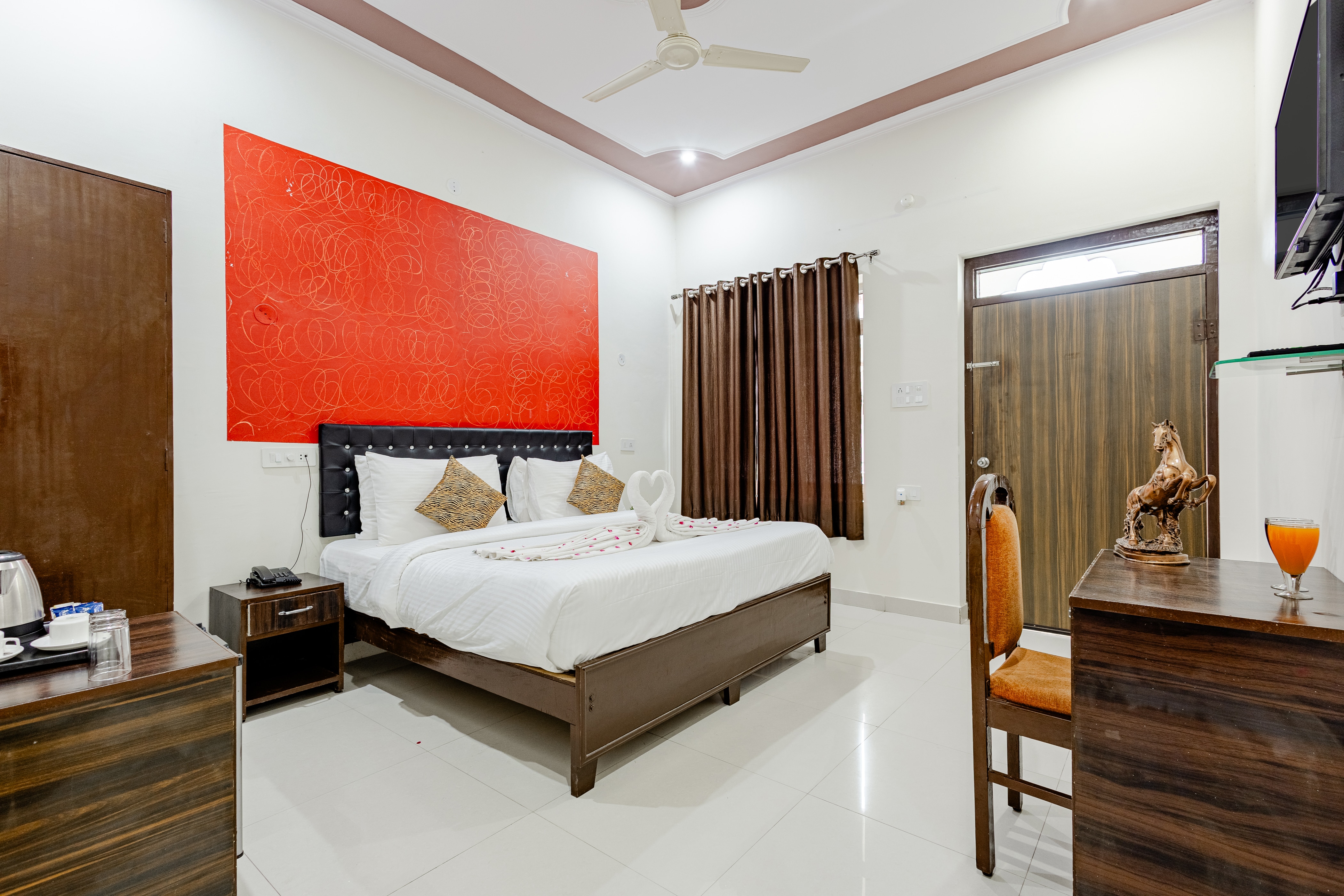 Hotel Ranthambhore Resort - Tap to explore photos